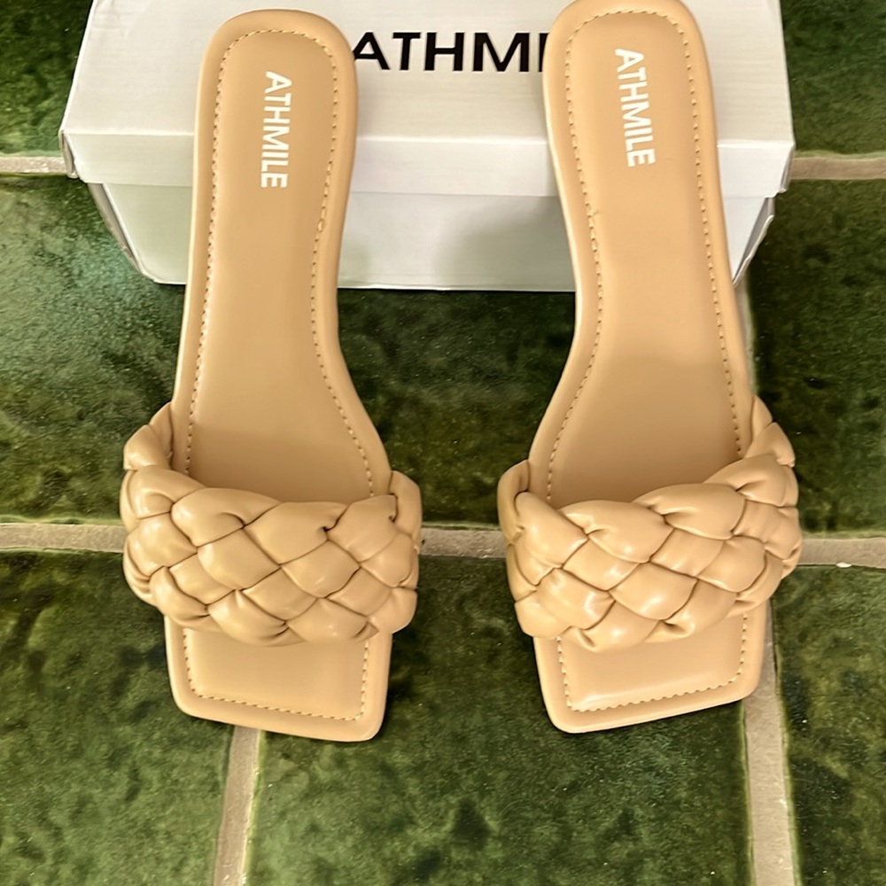 Braided women’s sandals Size 11